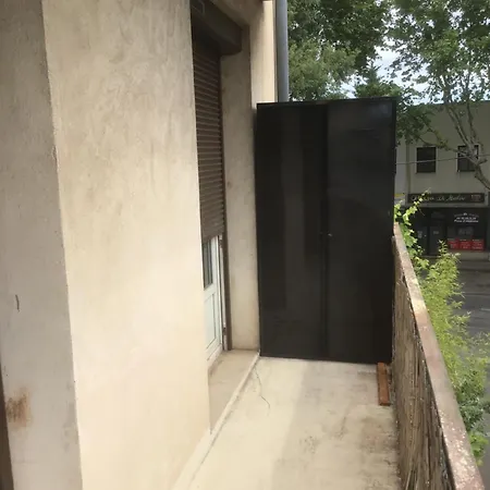 Ayoug Chambre Individuelle Chez Habitat Carpentras Exterior foto